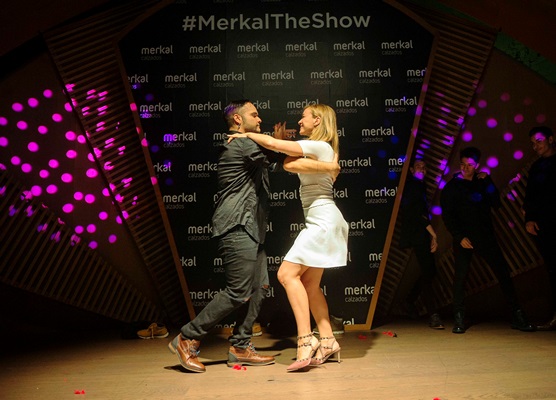 Marta Hazas, brilla con sus pasos de baile en el musical “The SHOW” de Merkal Calzados