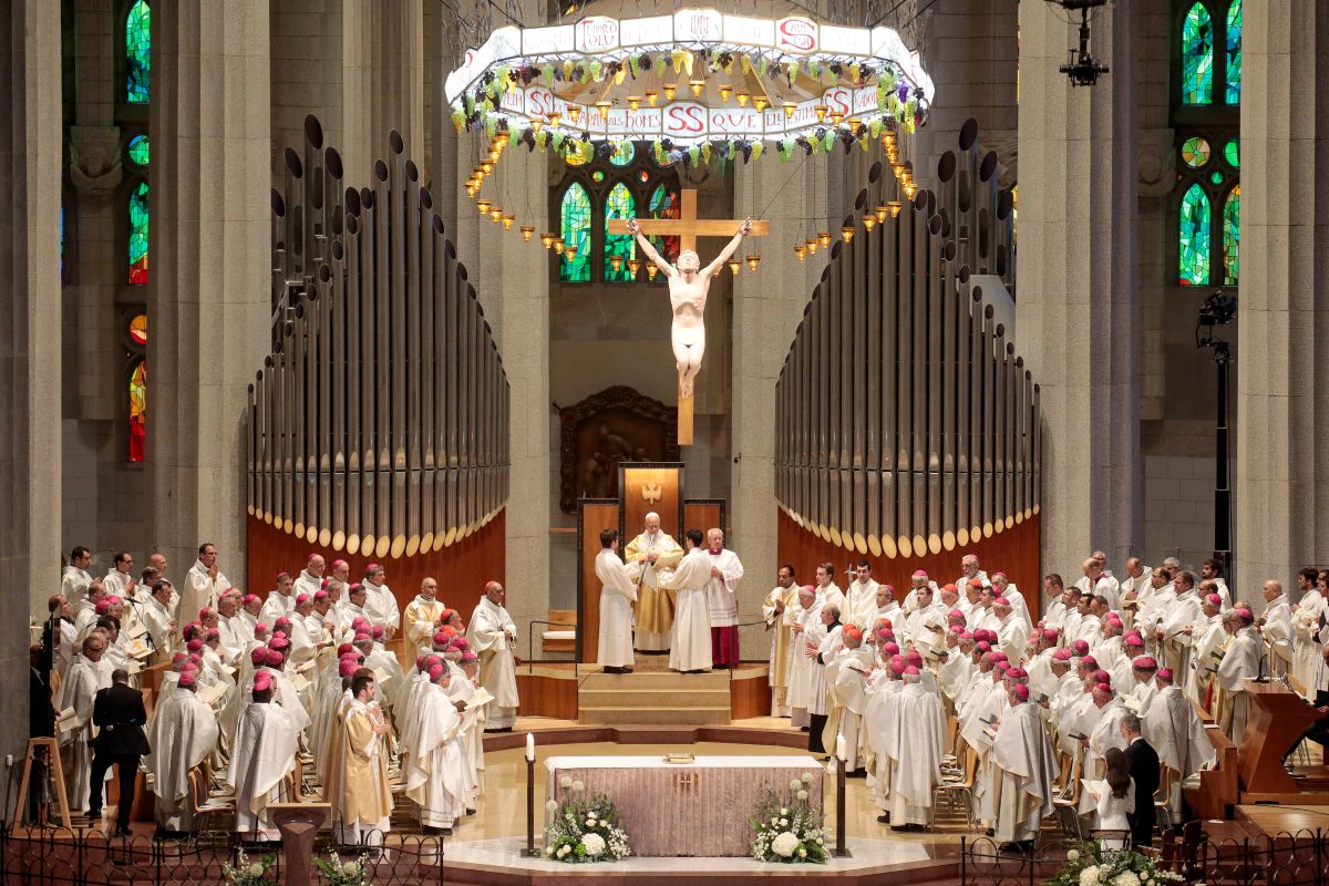 León XIV presidió la Santa Misa en la Sagrada Familia e inauguró la Torre de Jesucristo